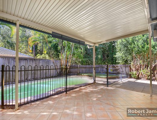 5 BEDROOM HOME WITH PARK RESERVE BACKDROP image 13