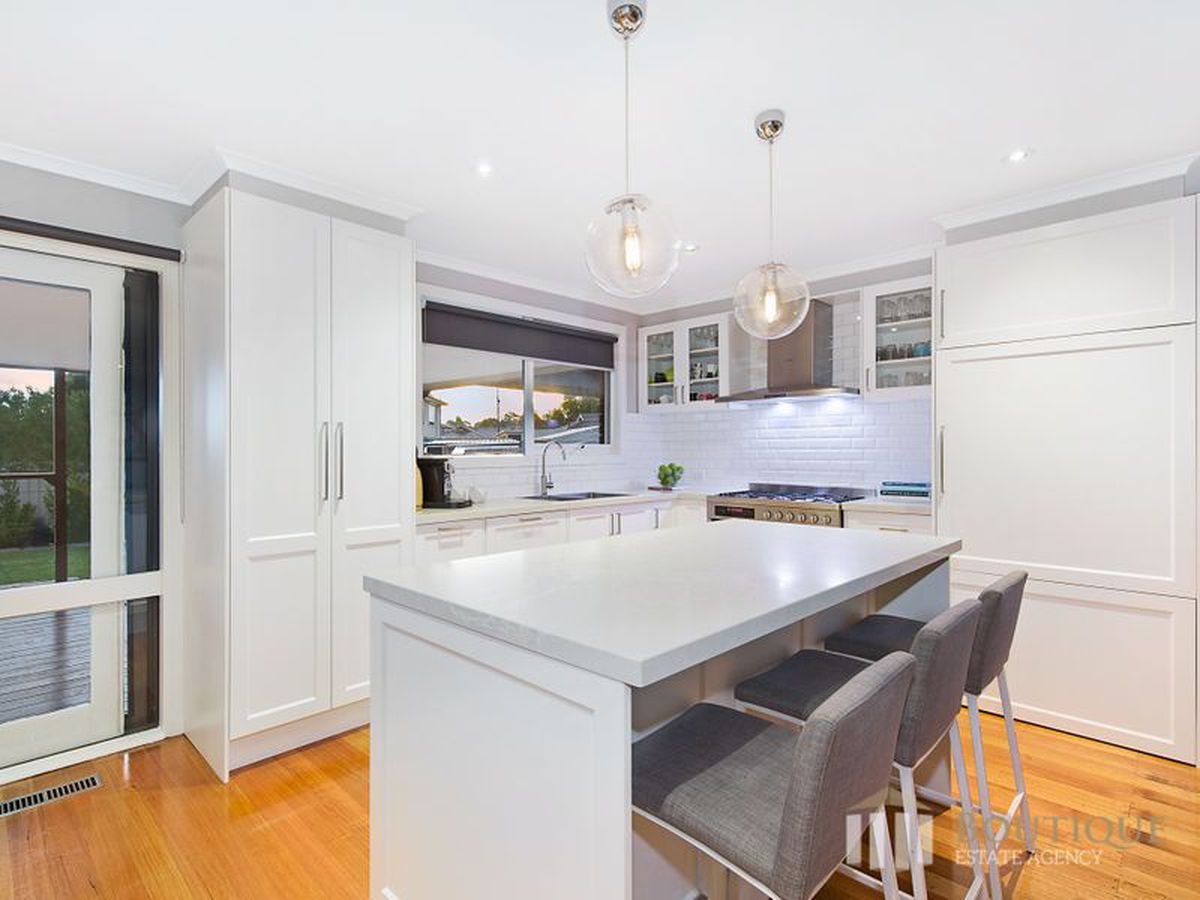 10 McKenry Place, Dandenong North