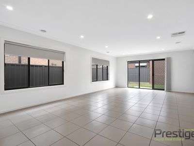 7 Firelight Drive, Tarneit