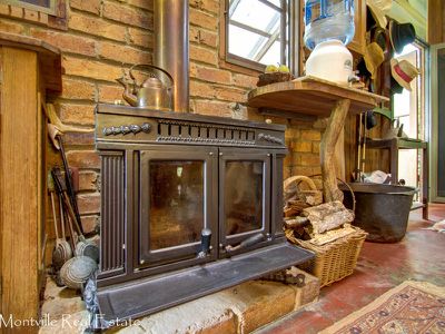 394 Western Avenue, Montville
