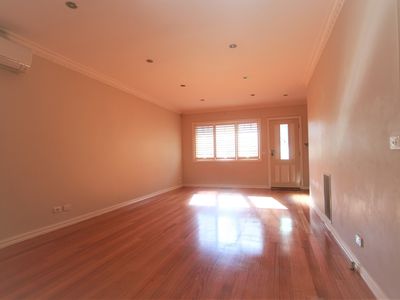 2 / 6 Macrina Street, Oakleigh East