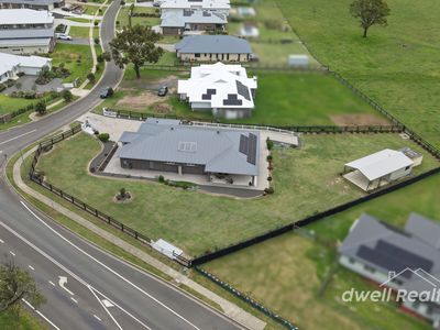 2 TEE CLOSE, Worrigee