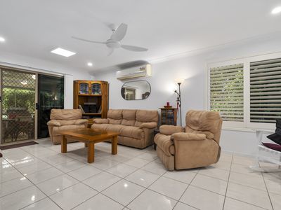 11 Dollarbird Place, Glass House Mountains