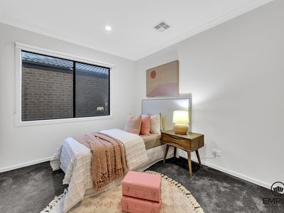 6 Nocturne Avenue, Clyde