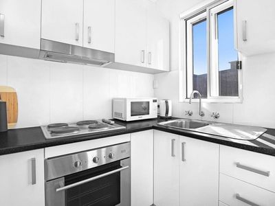 130 The Grand Parade, Brighton-le-sands