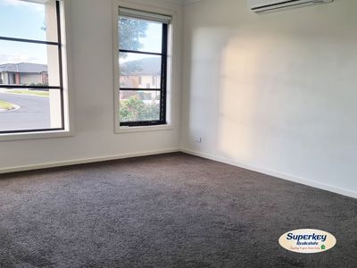 35 Surround Drive, Mambourin