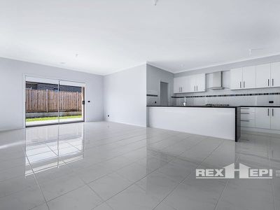 7 Ravenswood Avenue, Clyde