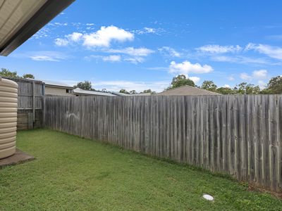 10 Daisy Street, Springfield Lakes
