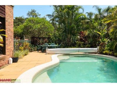 27 Palm Grove Cres, Tewantin