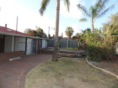 8 Nelligan Avenue, Girrawheen