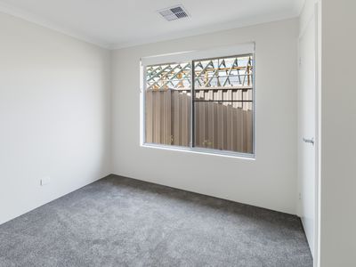 33 Cara Way, Wattle Grove