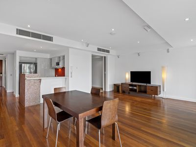 4 / 600 GLADES DRIVE, Robina
