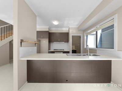 22 Jolimont Street, Caroline Springs