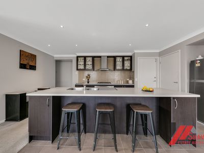 11 Merri Street, Manor Lakes