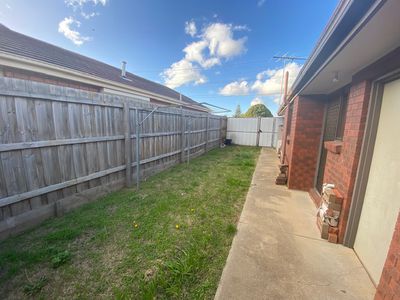 1 / 112 Tower Road, Werribee
