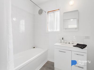 45 Menzies Street, Charlton