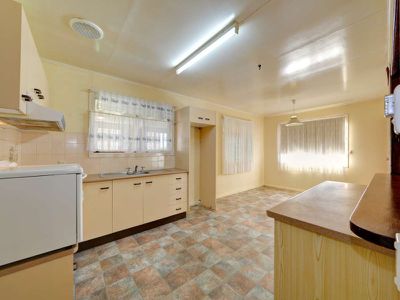 8 Black Street, Norville