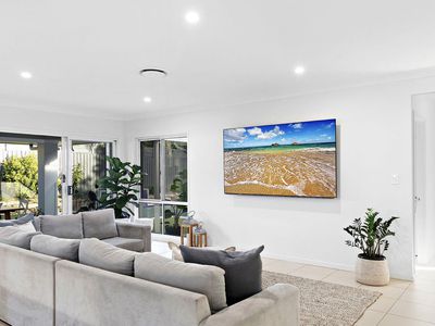 24 Zeus Circuit, Coomera Waters