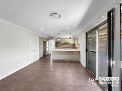 3 Brook Court, Dubbo