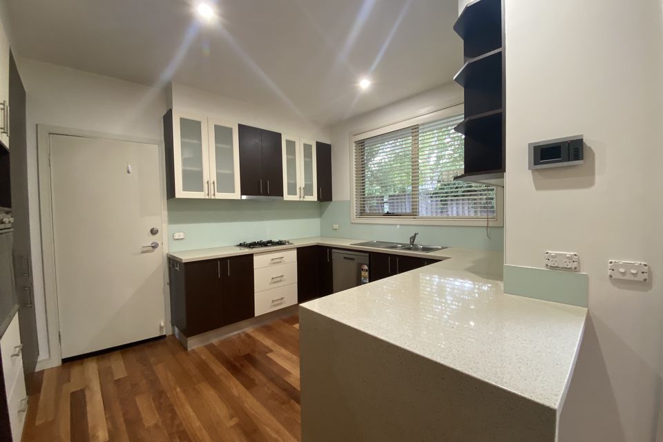 2 / 29 Simpson Drive, Mount Waverley