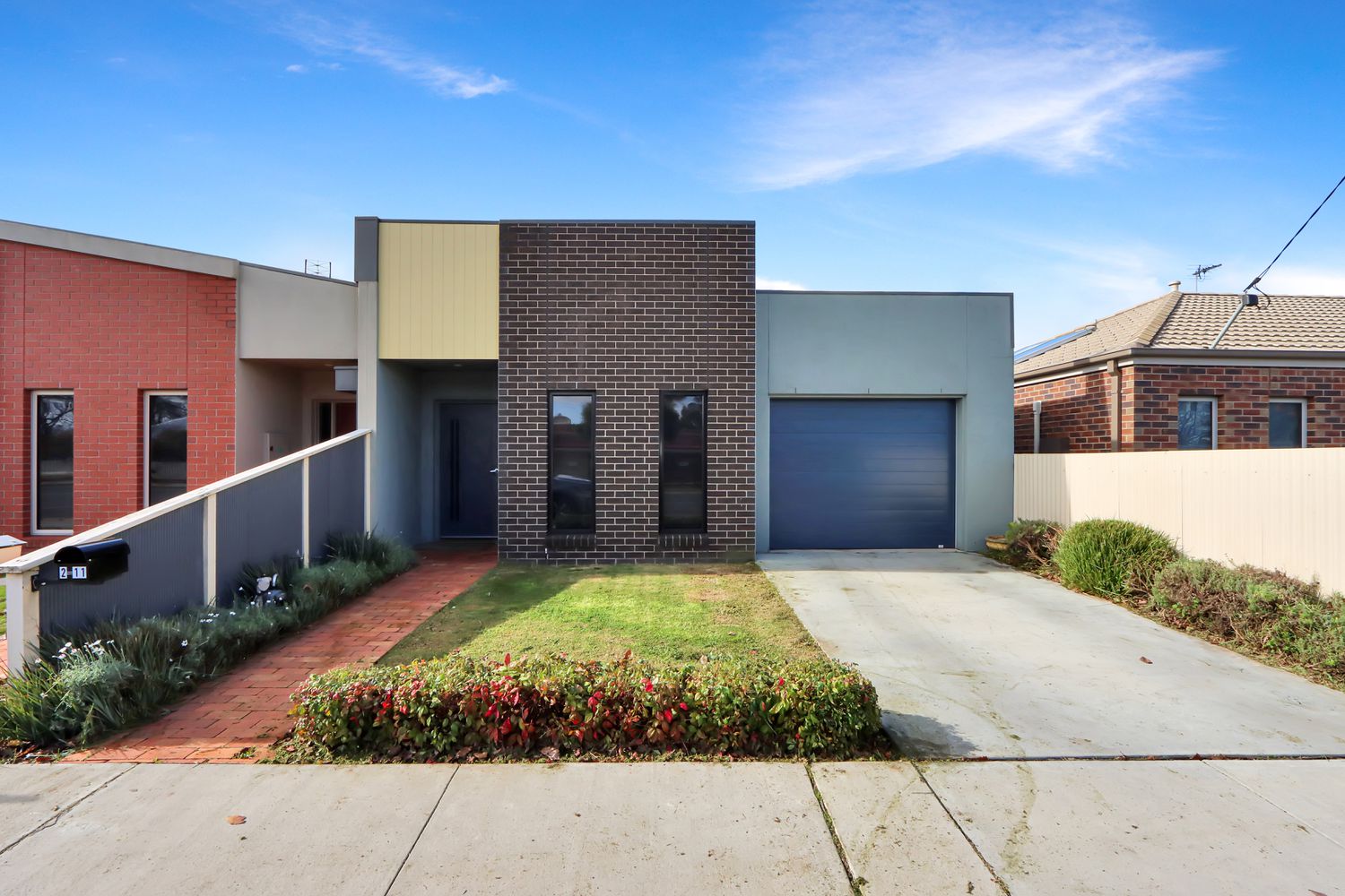 2 / 11 URQUHART STREET, Horsham