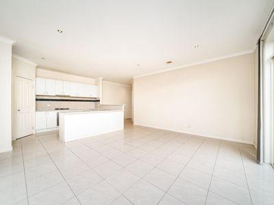 2/13 Bellinger Crescent, Wyndham Vale
