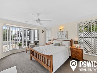 11 DAWSON COURT, Collingwood Park