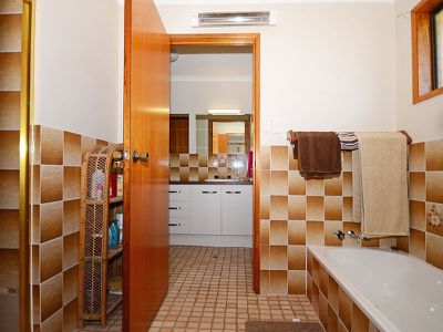12 MELONG STREET, Scarness