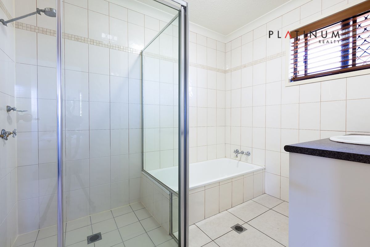 13 LE MANS DRIVE, Mermaid Waters