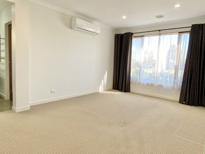 1158 Ison Road, Manor Lakes