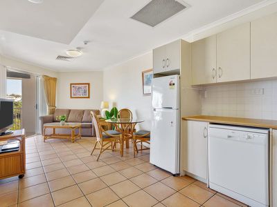 456 / 180 Alexandra Parade, Alexandra Headland