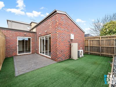 10 Tilbavale Close, Hallam