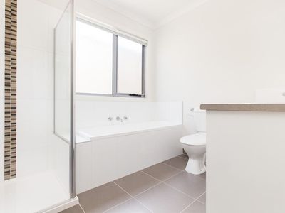 2 / 49 Hope Way, Tarneit