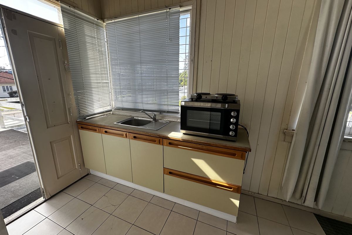 1A Clinton Street, Coopers Plains