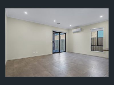 43 Hawkestone Street, Melton South