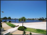 46 / 10 Grand Pde , Kawana Island