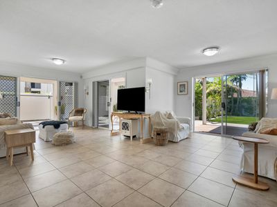 10 / 100 Cotlew Street East, Southport