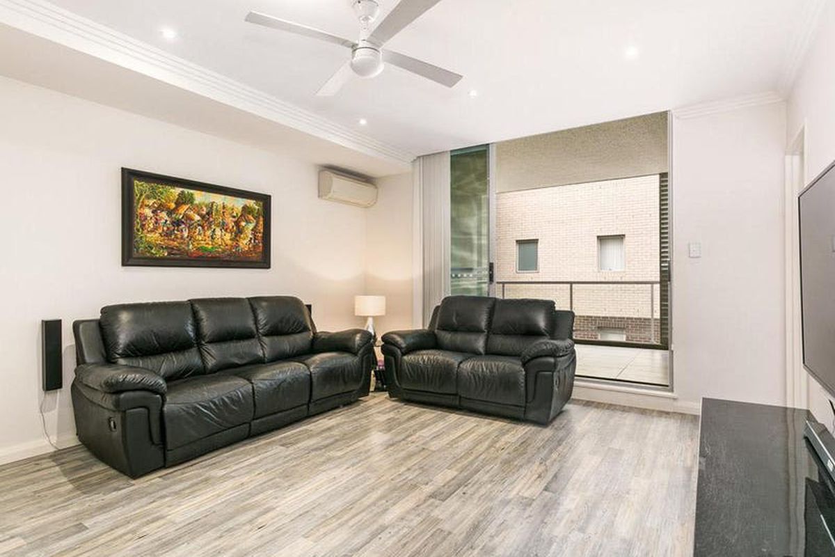 D201 / 81 Courallie Avenue, Homebush West