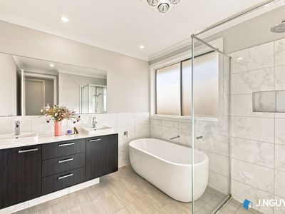34 Bold St, Cabramatta West