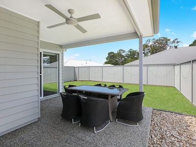 2 / 12 Grove Boulevard, Mooloolah Valley