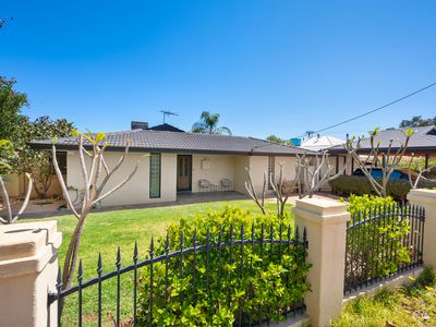 3 De Bernales Street, Hannans