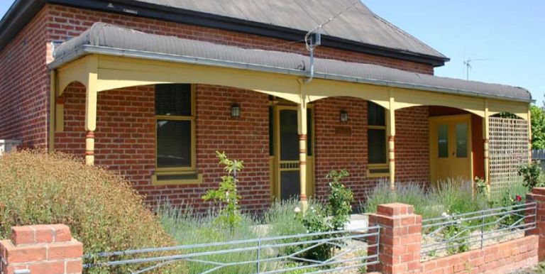 16 McGuiness Street, Euroa