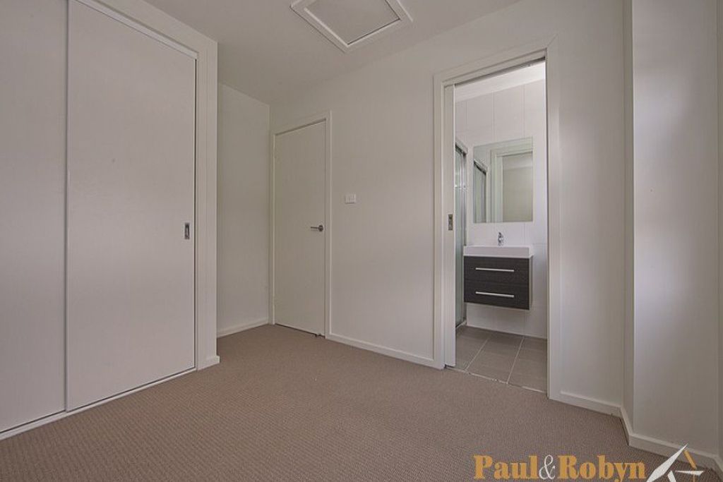 8 / 9 Bisdee Street, Hughes