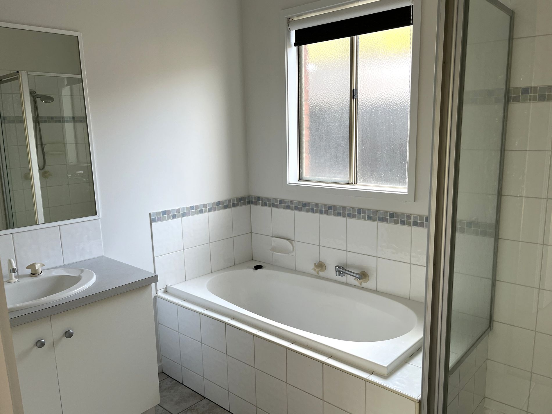 8 Trixia Place, Leopold
