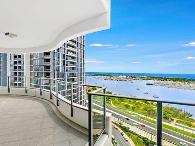 2204 / 4 Como Crescent, Southport
