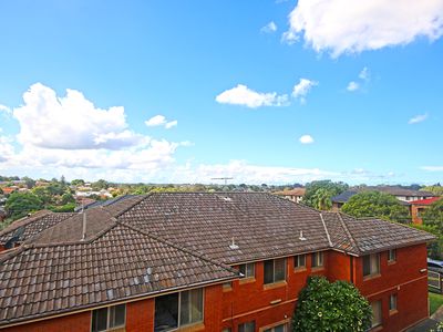 9 / 5 Phillip Street, Roselands