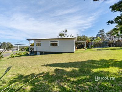 56 Sunset Strip, Manyana