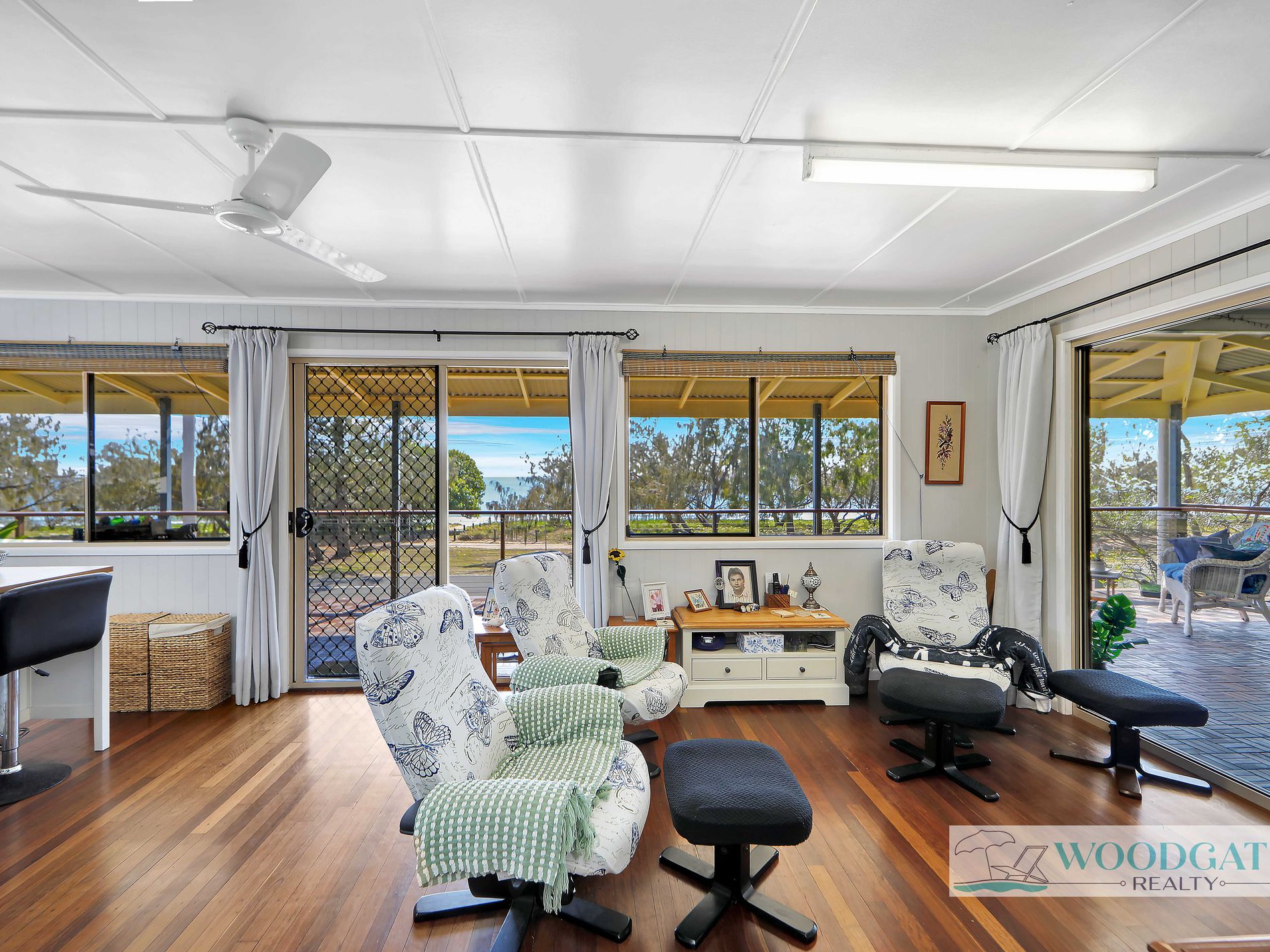 104 Esplanade, Woodgate