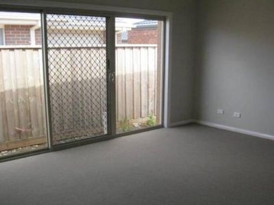 27 Tyler Crescent, Tarneit