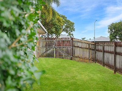 8 Timberlea Drive East, Bentley Park